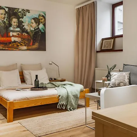 Art - Loftaffair Apartmán *