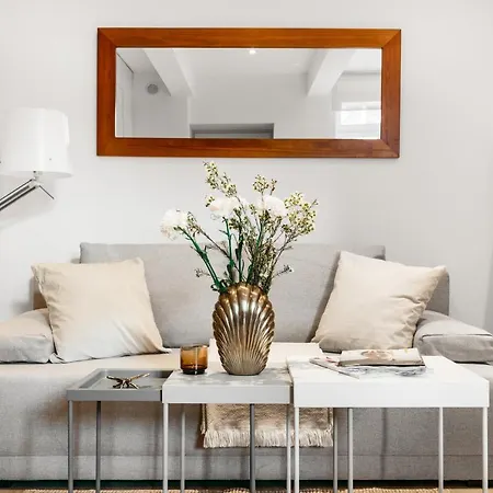 Art - Loftaffair Apartment